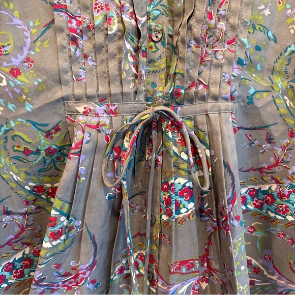 Sundance 100% Silk Gray Floral Tunic Blouse - Size Medium - Picture 5 of 6